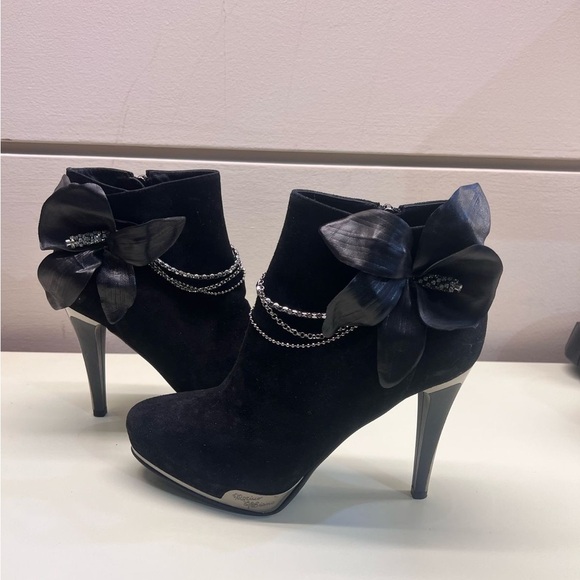 Marino Fabiani Made in Italy Black Stiletto Heeled Boots with Satin Bow - Picture 2 of 12